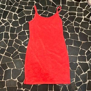 I am selling this dress because it doesn’t fit me anymore.